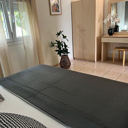 Deres Apartments Hanioti Exteriör bild