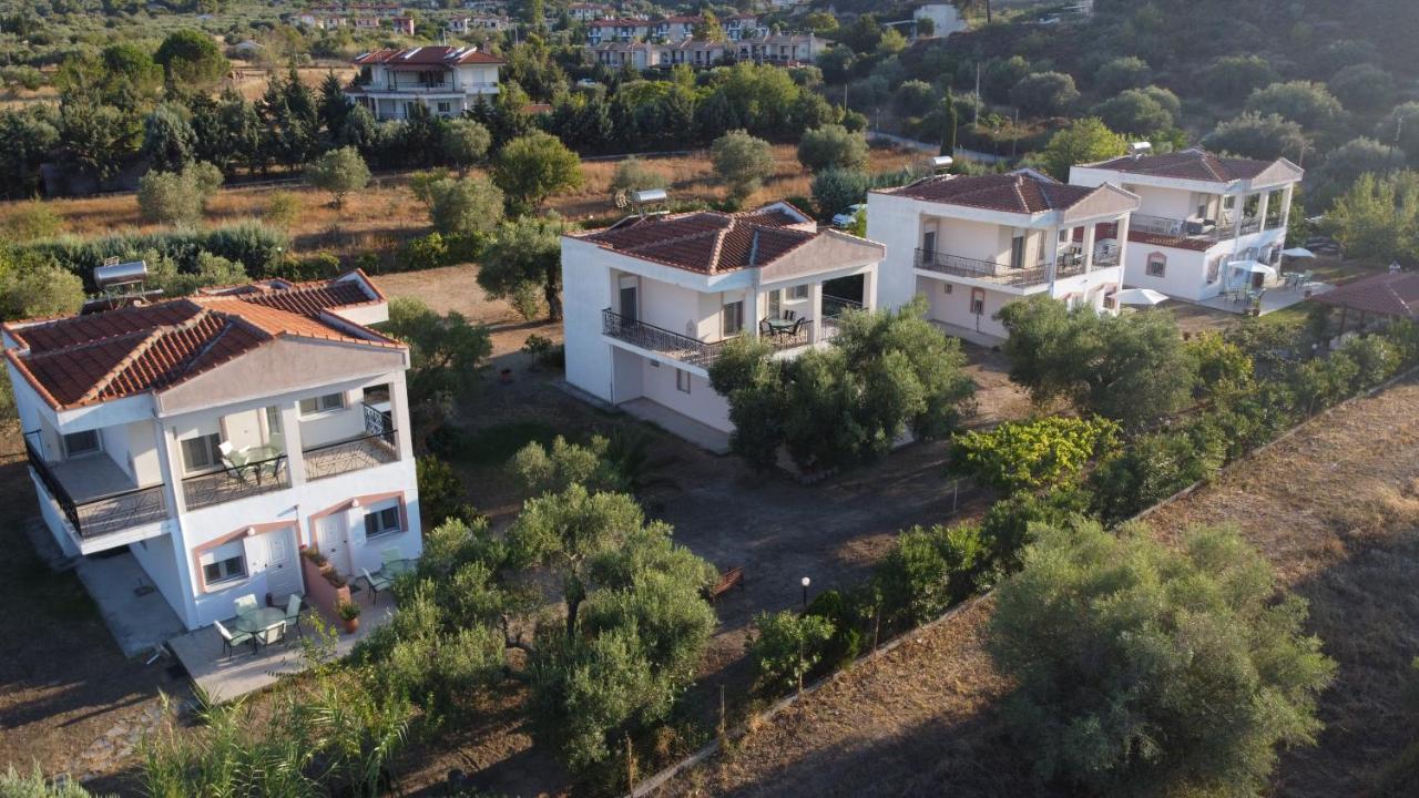 Deres Apartments Hanioti Exteriör bild