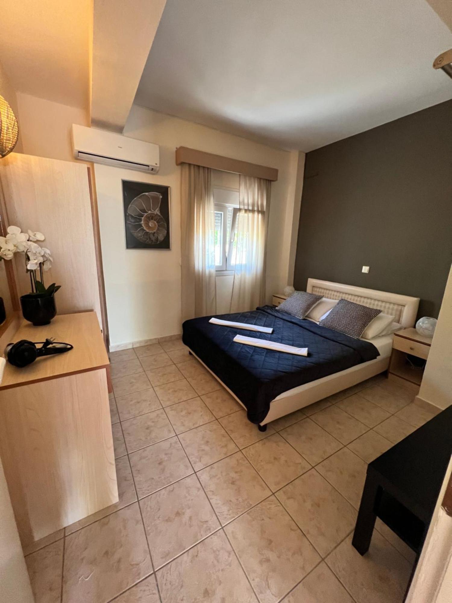 Deres Apartments Hanioti Exteriör bild